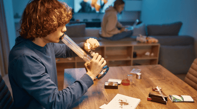 How to Hit a Bong: The Ultimate Beginners Guide