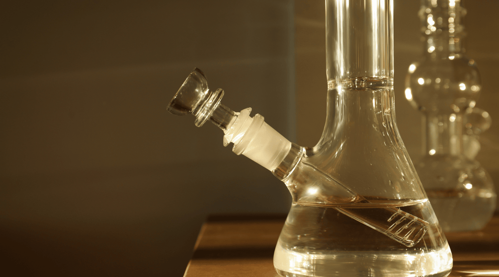 Image showcasing how to clean a bong