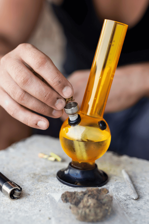 what is an ice bong and how to use it