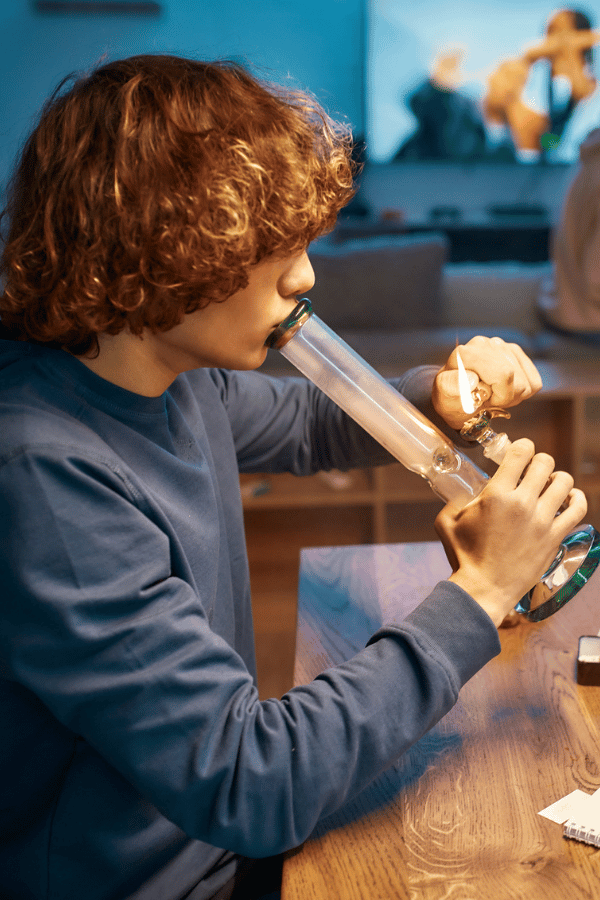 How To Hit A Bong: 5 Quick Tips - Flight2Vegas Smoke Shop